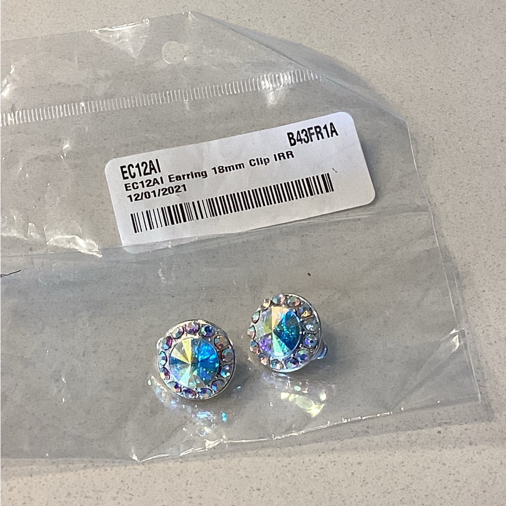 NWT Dancer’s Crystal & Rhinestone Aurora Borealis Earrings - Clip On - Picture 6 of 6